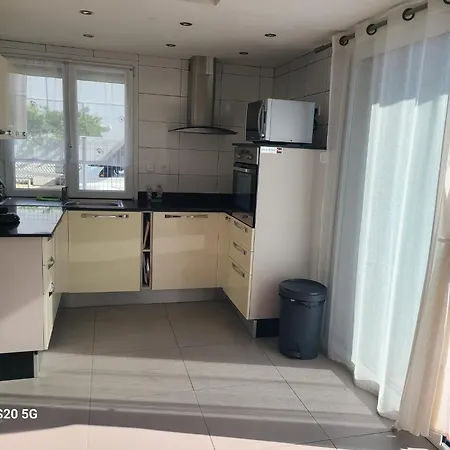 Apartment T3 A Cyprien
